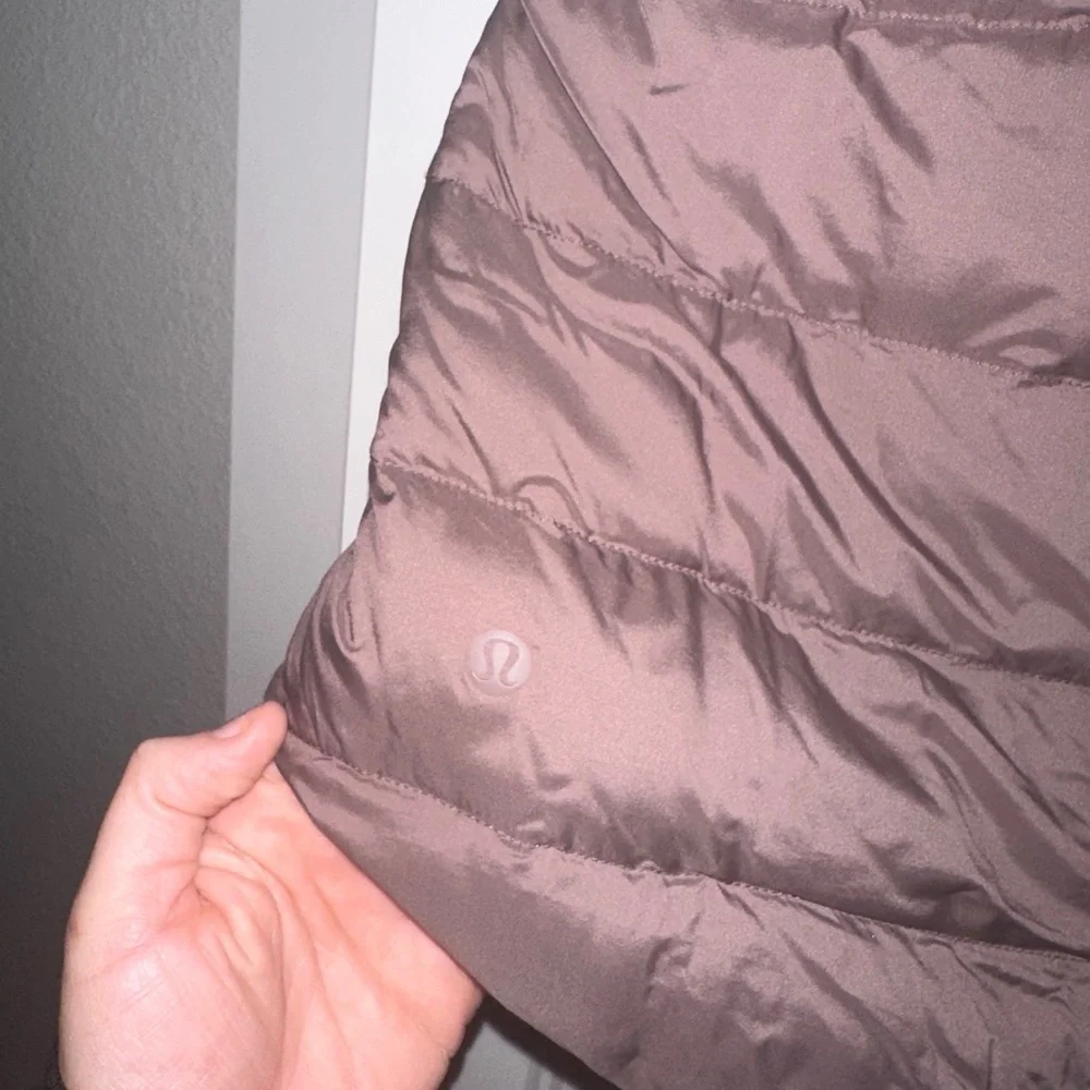 lululemon athletica mauveQuilted Hooded Down Vest